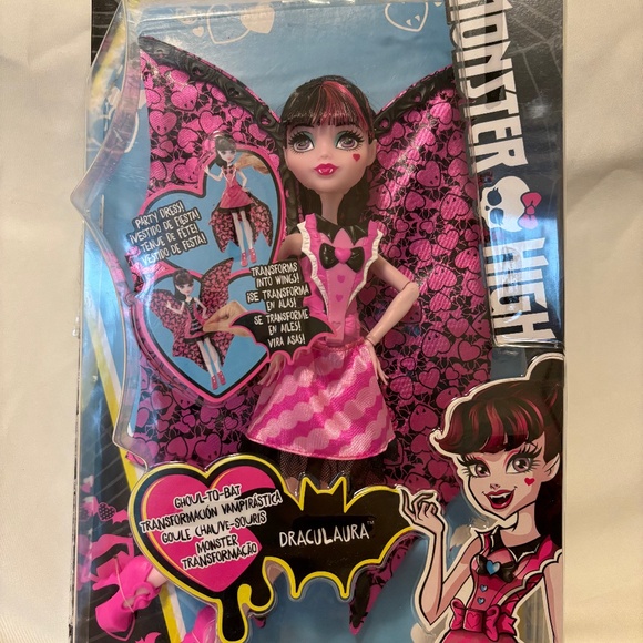 Draculaura Monster High Ghoul-To-Bat Transformation Doll - Picture 1 of 7